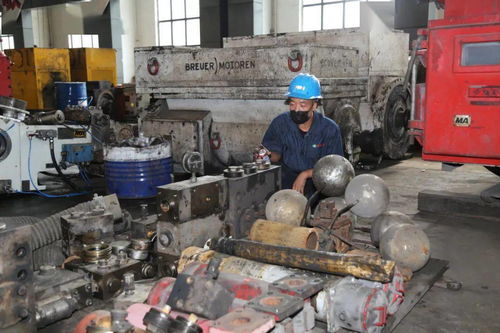 塔山煤矿公司 修旧利废，旧机动车变“金矿”